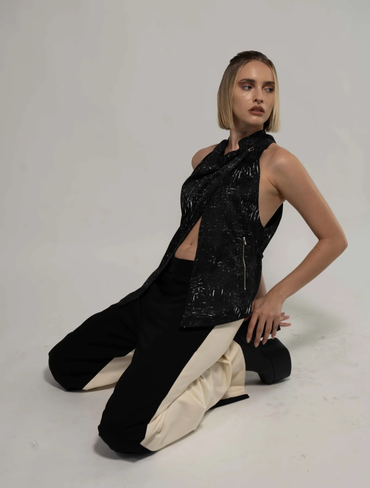 Italian wool asymmetric sleeveless Mila vest – front – HEIKE-NY